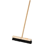 Balai-brosse rigide de 18 po, avec manche de 54 po