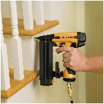 Ensemble de cloueuse pneumatique pour clous de finition de calibre 18 de 2 po