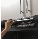 Four à micro-ondes de 1050 watts et de 2,1 pieds cubes avec hotte intégrée, acier inoxydable noir