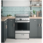 Cuisinière électrique de 24 po à dessus lisse avec four à nettoyage manuel, acier inoxydable