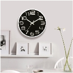 Horloge murale de 10 po aux chiffres surélevés, couleurs variées